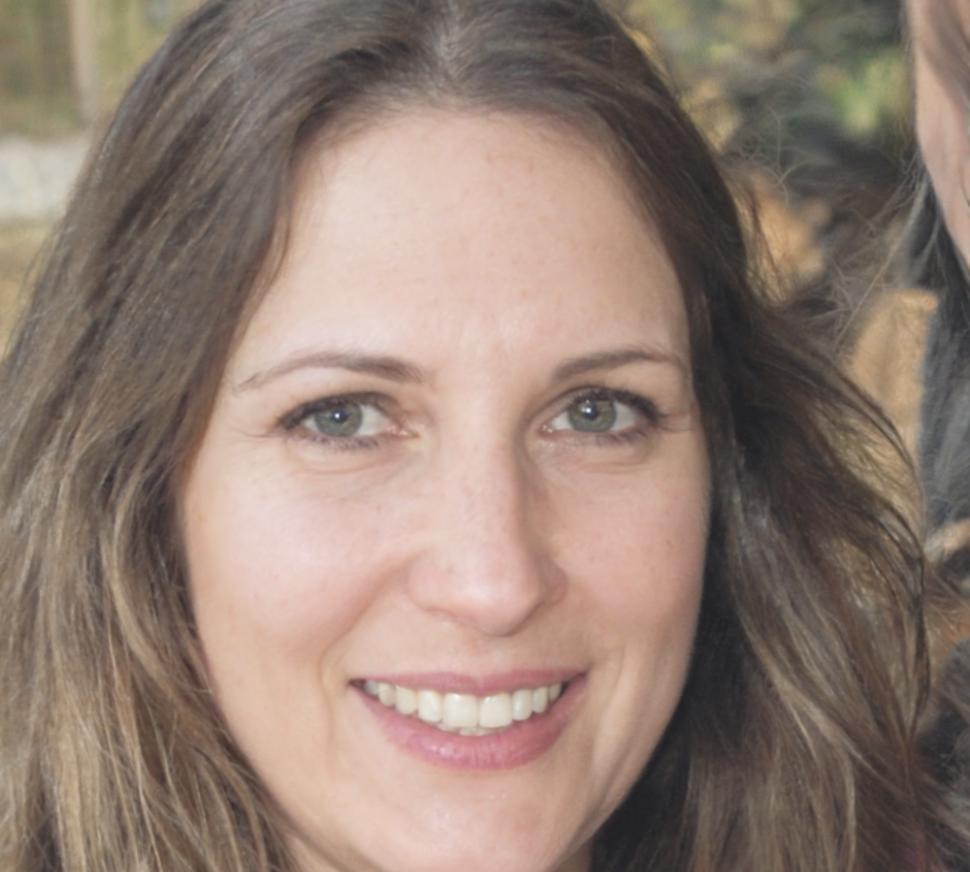 Portrait de Célestine Moreau, formatrice spécialisée en analyse fondamentale